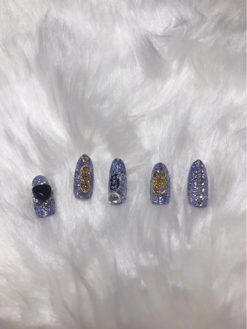 ネイル ハンドネイル MoonNail ユリ🌸のネイルデザイン