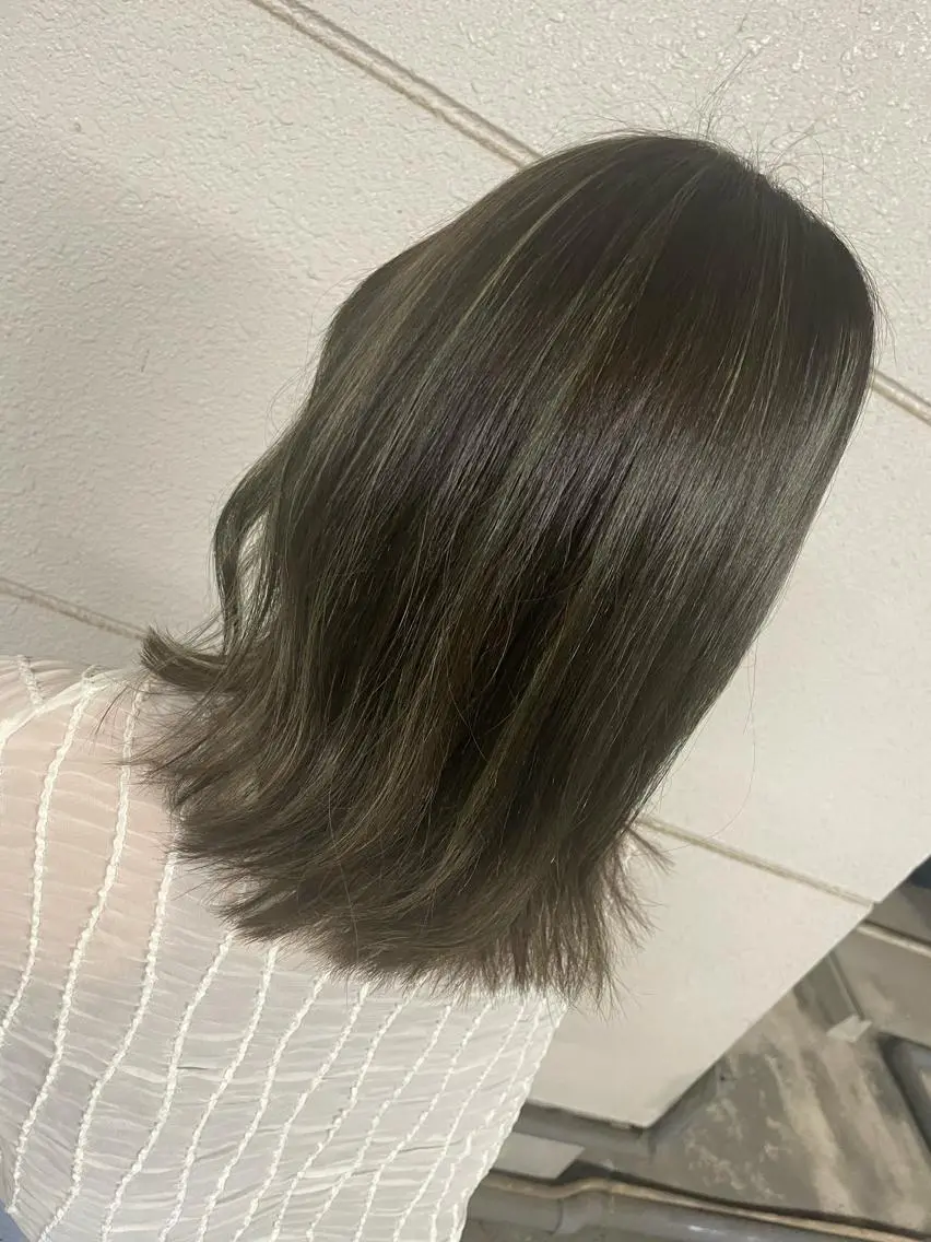 ミディアム カラー ハイライトカラー ハイライト 寺本 早希のヘアスタイル