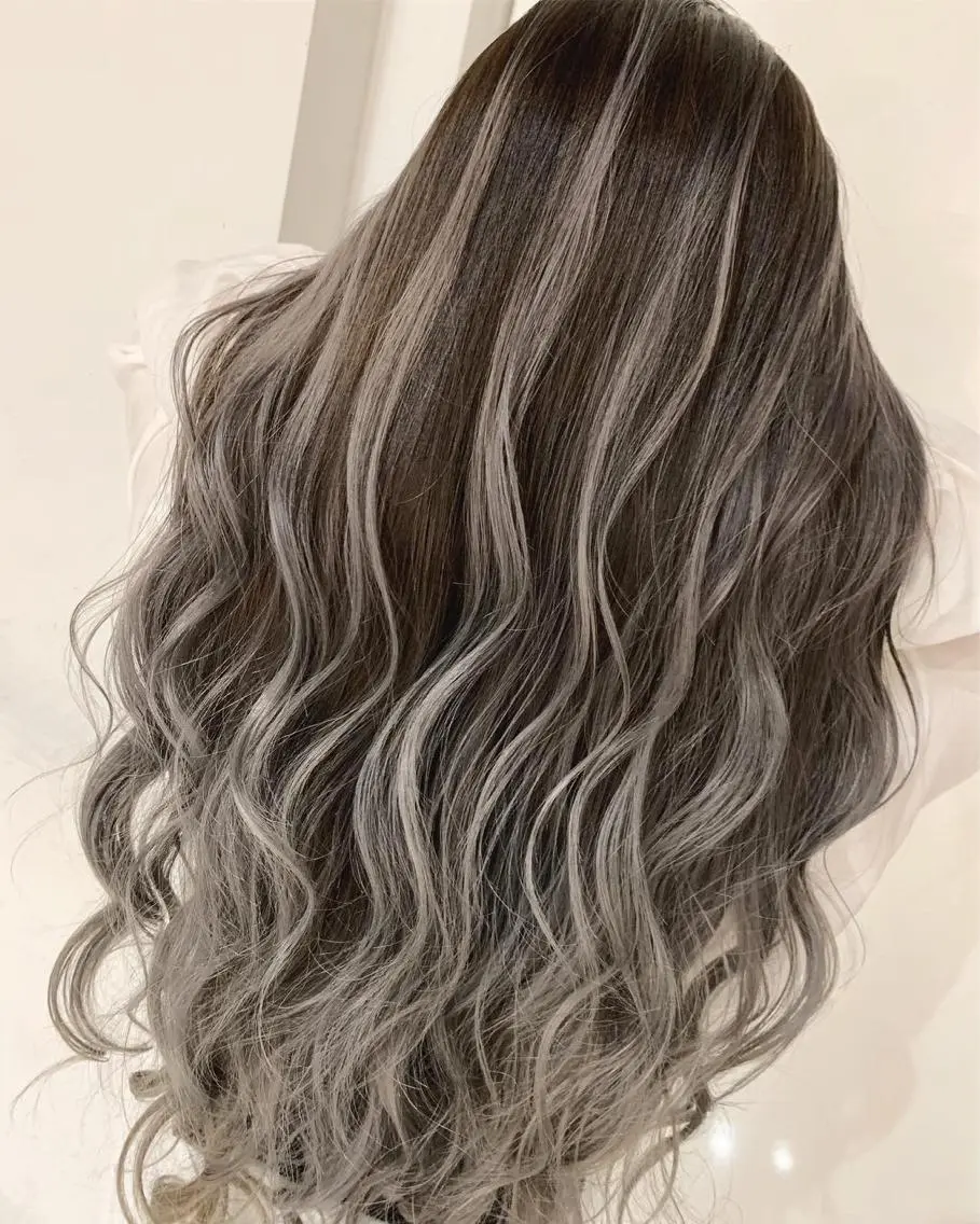 ロング カラー パーマ ヘアアレンジ 透明感カラー ハイライトカラー ハイライト 【公式】amble luxe池袋東口🩷のヘアスタイル