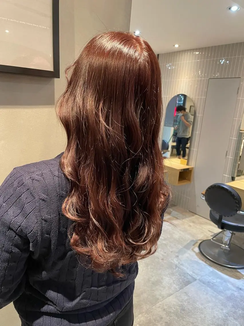 ロング ピンクブラウン 複雑履歴に対応ブリー チ無しダブルカラーのヘアスタイル