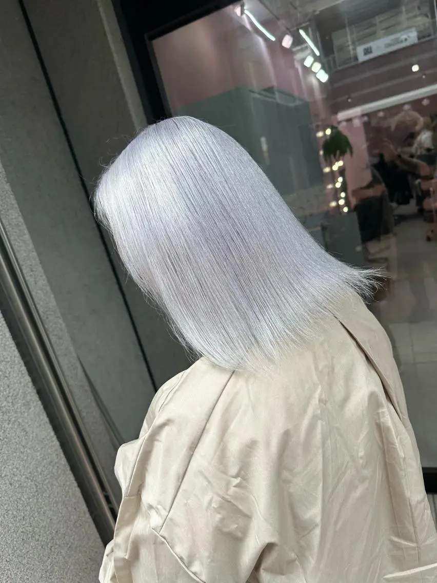 セミロング カラー アッシュ アッシュグレー アッシュグレージュ バレイヤージュ ミストバング 町田ブリーチデザイン 🌈MANATOのヘアスタイル