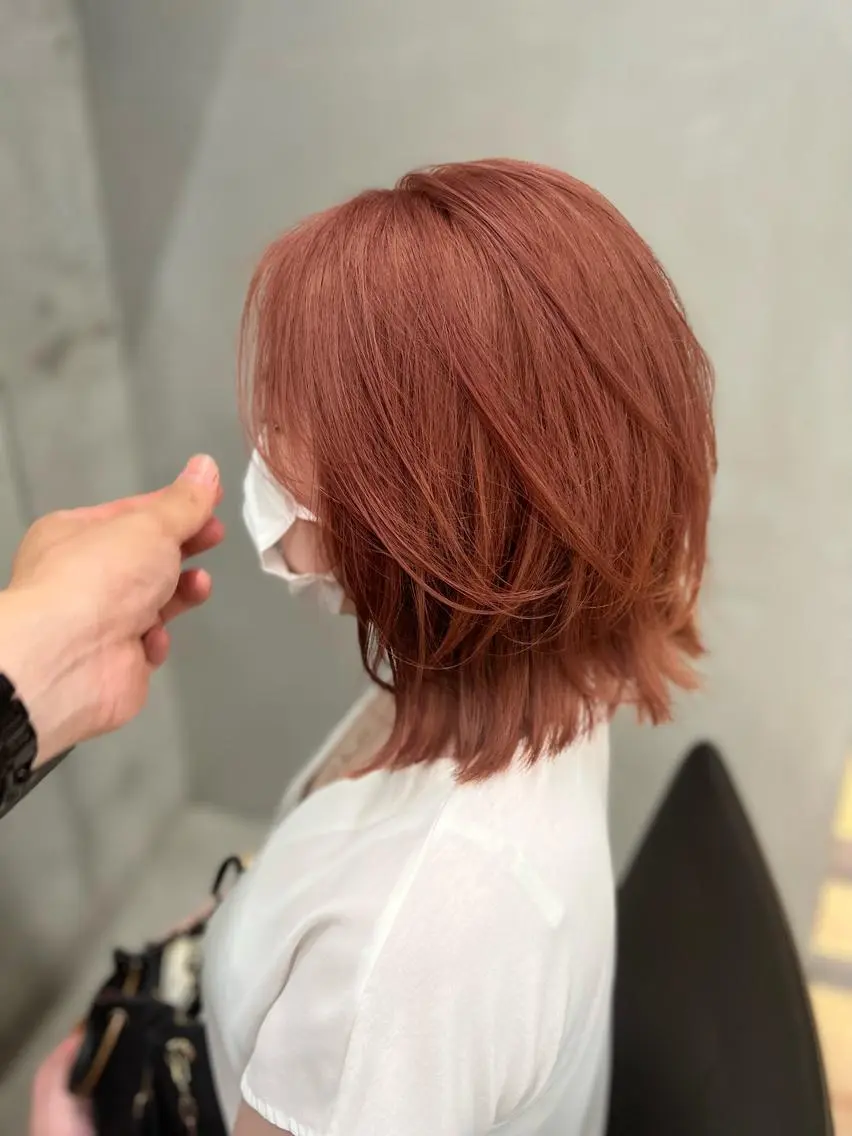 ミディアム カラー 切りっぱなしボブ ベージュカラー ブリーチ ピンクカラー ピンクベージュ カット ヘアカラー 誰より丁寧なカット/ 小林輝/レイヤーのヘアスタイル