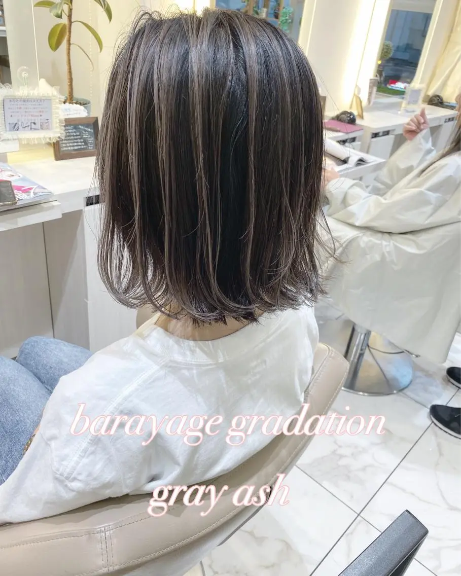 ショート カラー アッシュ バレイヤージュ グラデーションカラー レイヤーカット カット ヘアカラー 山崎俊輔/髪質改善 /バレイヤージュのヘアスタイル