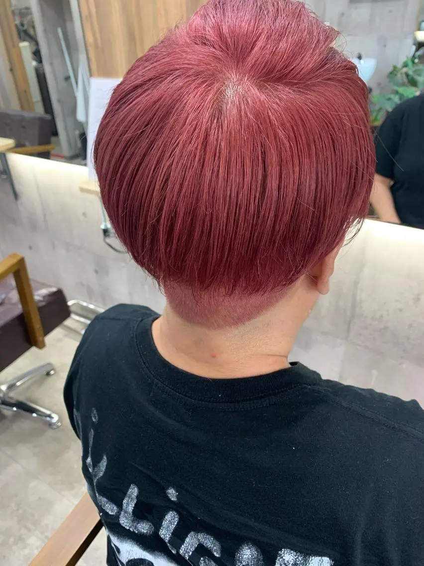 ショート カラー バレイヤージュ ブリーチ ケアブリーチ ダブルカラー イヤリングカラー ヘアカラー トリートメント memento 斎藤大覚のヘアスタイル