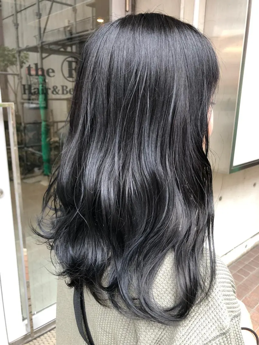 ミディアム カラー ダークグレー theF___ yukoのヘアスタイル