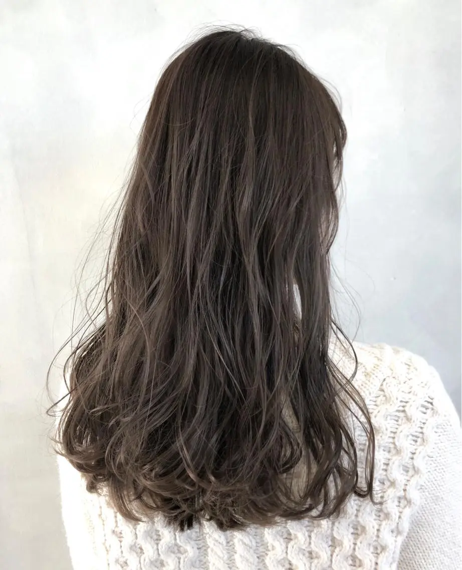 セミロング カラー 艶ハイトーンブリーチ 🌈小林侑雅のヘアスタイル