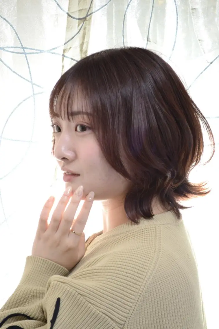 ミディアム ボブ 外ハネヘア カット ヘアカラー トリートメント 澤崎 希望のヘアスタイル