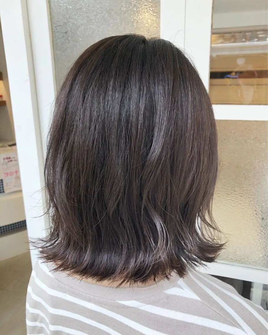 ミディアム カラー グレージュ 西村 有紗のヘアスタイル