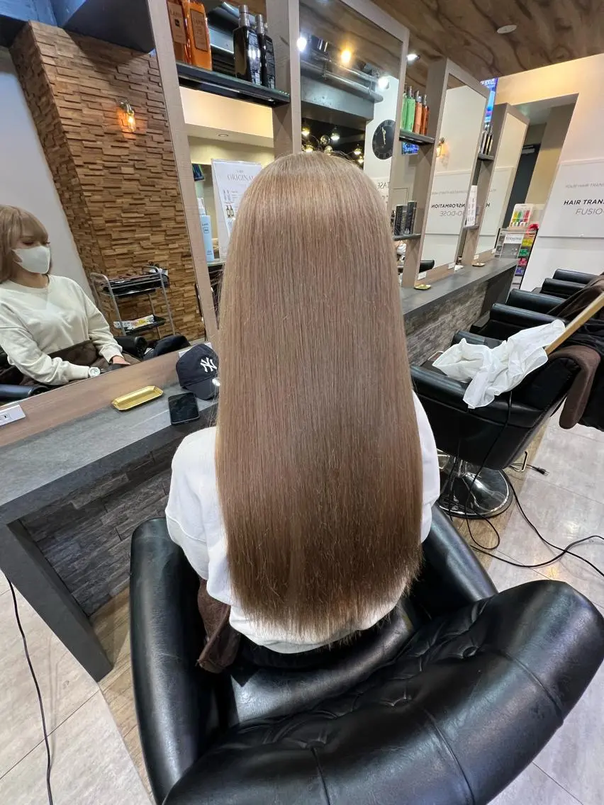 ロング カラー アッシュ ミルクティーアッシュ カット ヘアカラー トリートメント 横浜/エクステ特化× 艶カラー/あいかのヘアスタイル