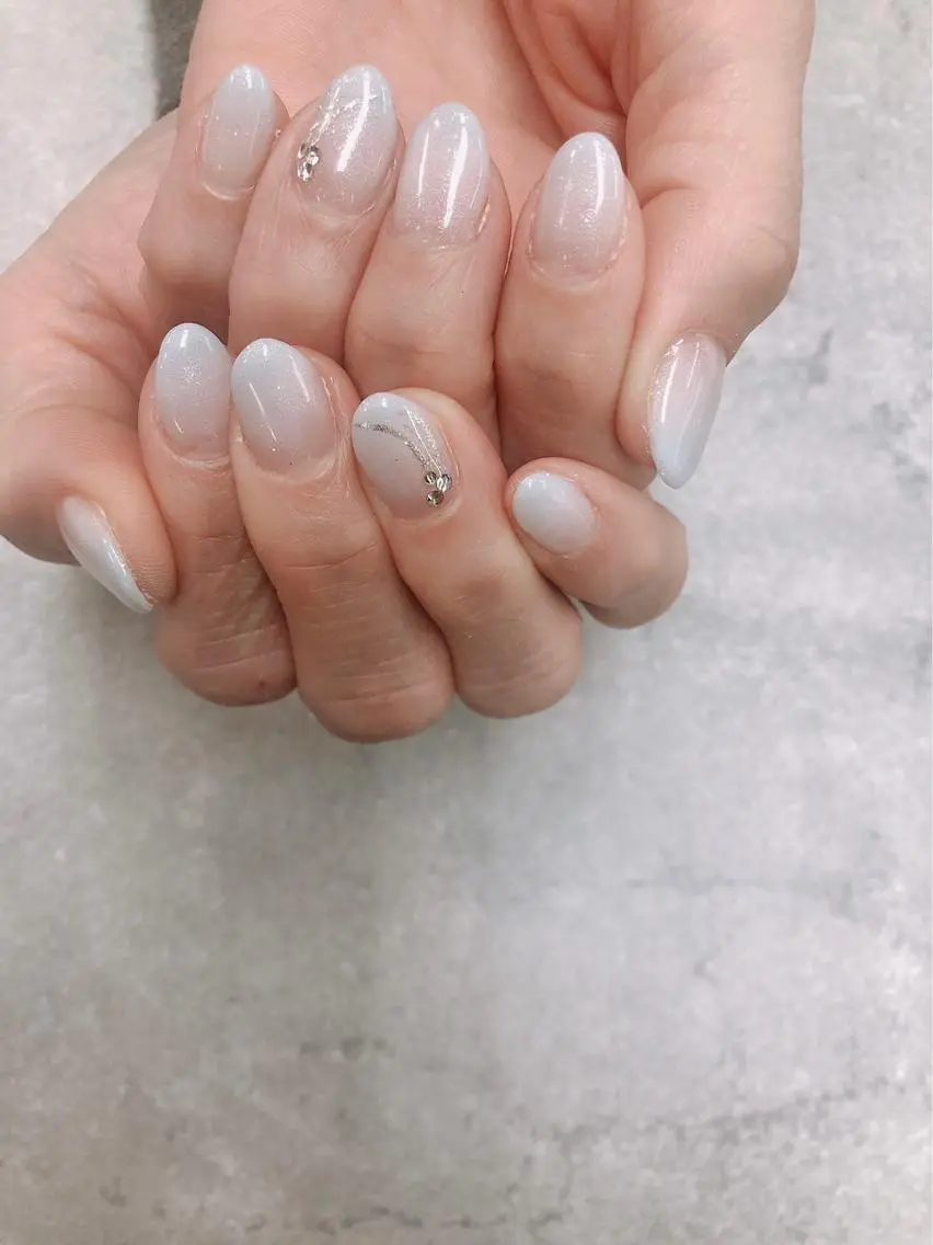 ネイル アートネイル グラデーション ホワイト FASTNAIL PLUS 新宿店のネイルデザイン