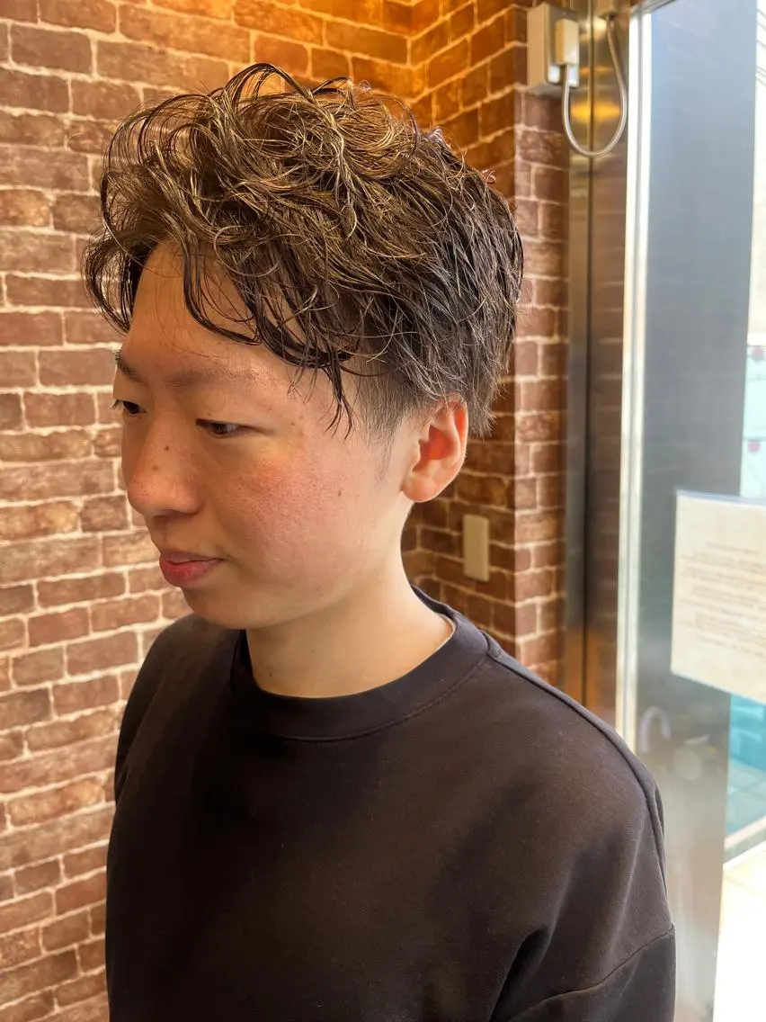 ショート カラー パーマ ヘアアレンジ メンズ キッズ ネイル マツエク・マツパ アイブロウ メンズブリーチ メンズハイライト メンズインナーカラー メンズ韓国風 ブリーチ 久木原 ゆりのヘアスタイル