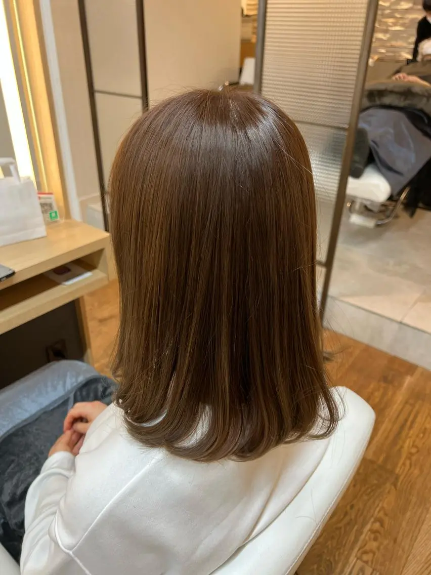 ミディアム カラー ベージュカラー 透明感カラー ミルクティーベージュ ヘアカラー トリートメント 工藤 梨花のヘアスタイル
