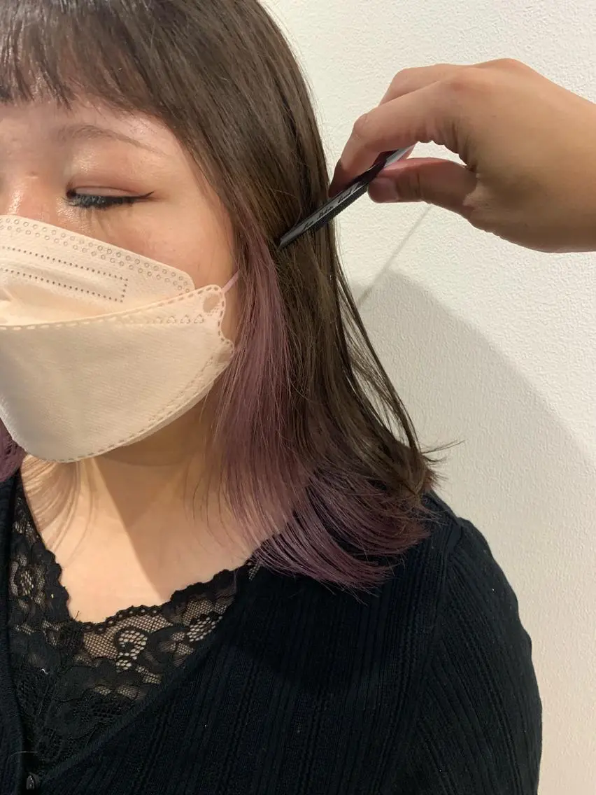 ミディアム カラー イヤリングカラー カット ヘアカラー トリートメント Libre 西野圭一のヘアスタイル
