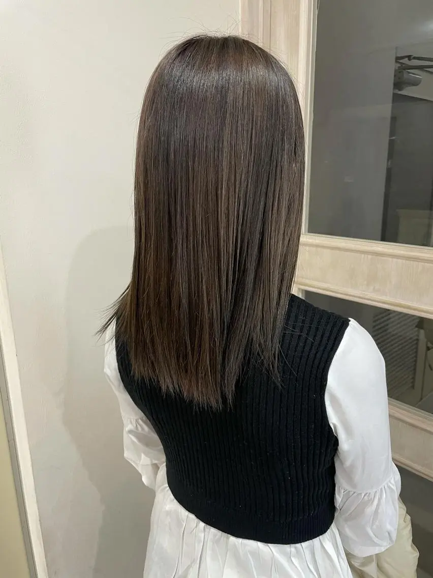 ロング カラー akane .のヘアスタイル