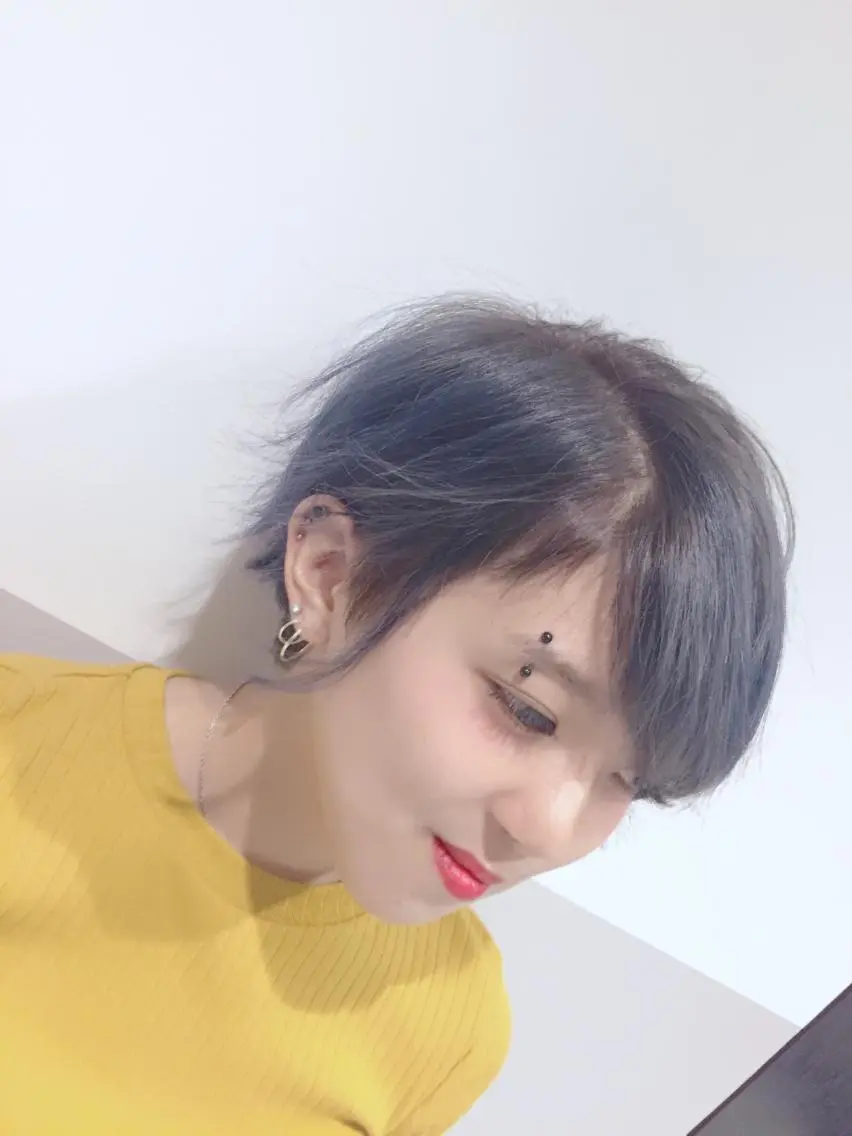 ショート カラー たかはし まいのヘアスタイル