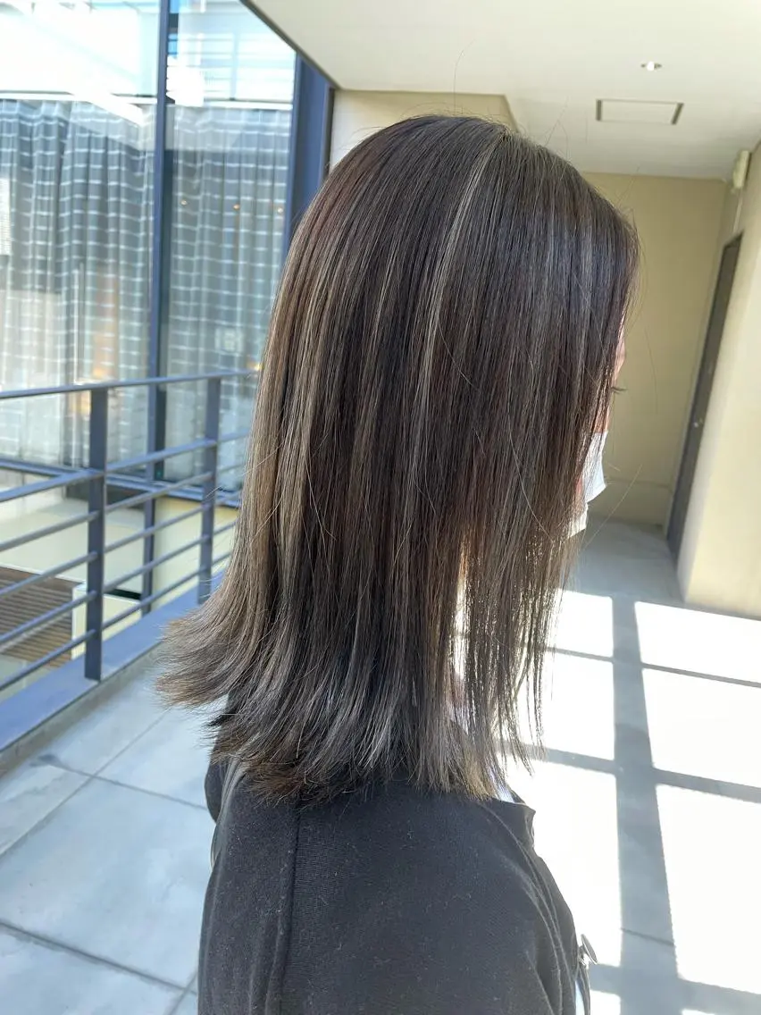 ミディアム 大内 志穂のヘアスタイル