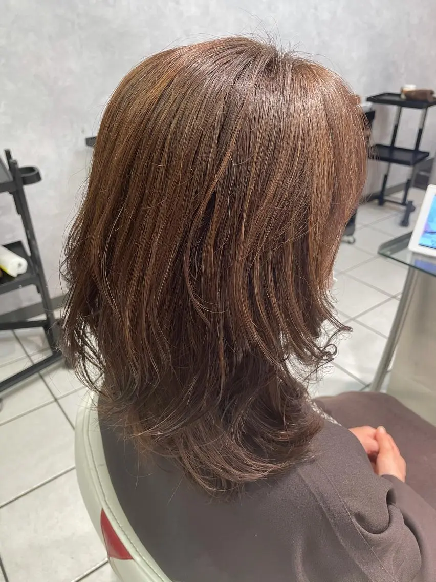 ミディアム カラー パーマ アートディレクター 尾内 友美のヘアスタイル