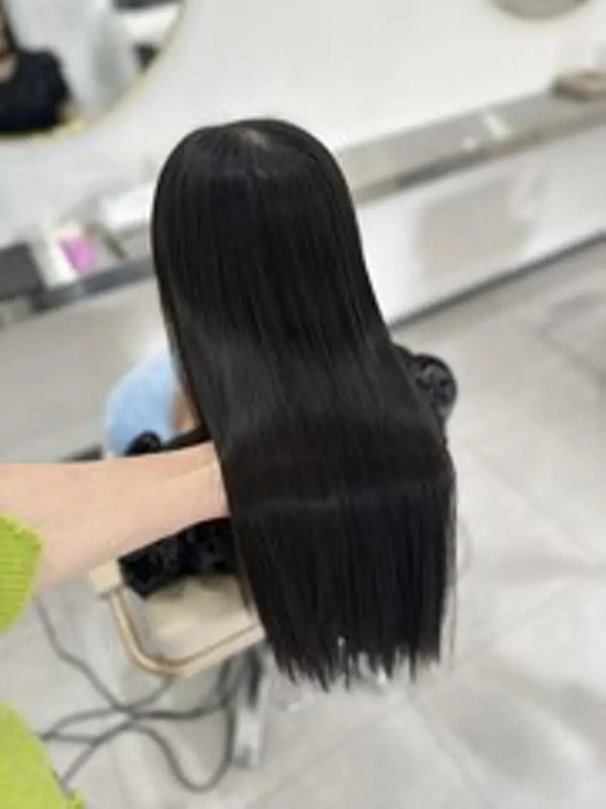 ロング ボブ ハイライト 学生 髪質改善 レイヤーカット number eluneのヘアスタイル