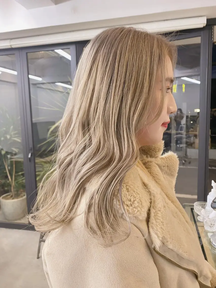 ロング カラー ヘアアレンジ Flamme Annaのヘアスタイル