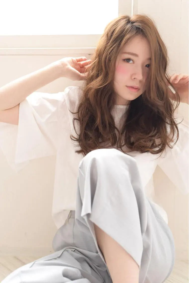 ロング 顔周りカット 小顔カット トリートメント 🎊ルービック 京橋店💛のヘアスタイル