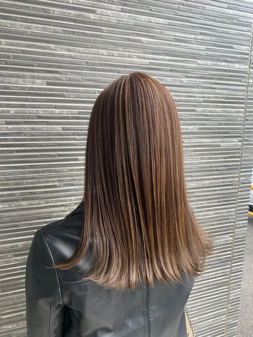セミロング カラー 透明感カラー 天羅のヘアスタイル