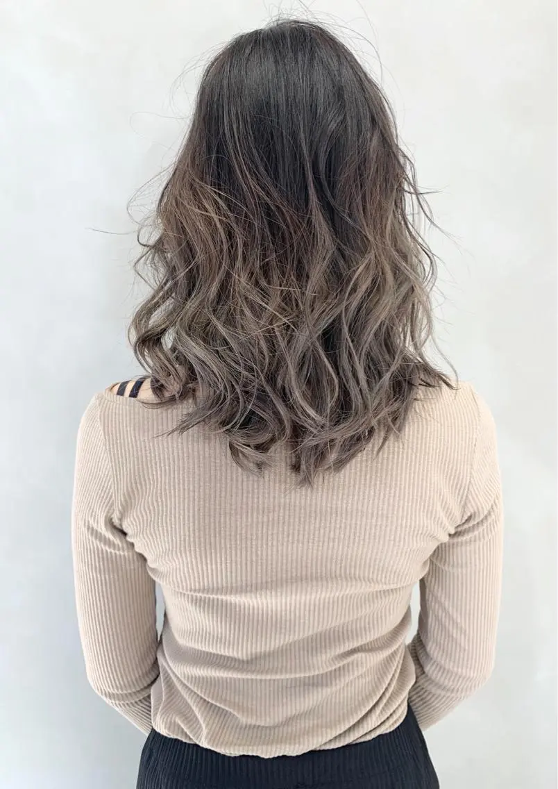 ミディアム カラー ブリーチ グラデーションカラー グレージュ カット ヘアカラー トリートメント レイヤー/大人メンズ パーマ🌀 平島拓也のヘアスタイル