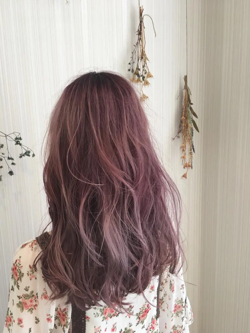 セミロング カラー ブリーチ イルミナカラー レッドカラー 外国人風カラー カット ヘアカラー トリートメント ハイトーン/ブリーチ 山崎 悠次のヘアスタイル