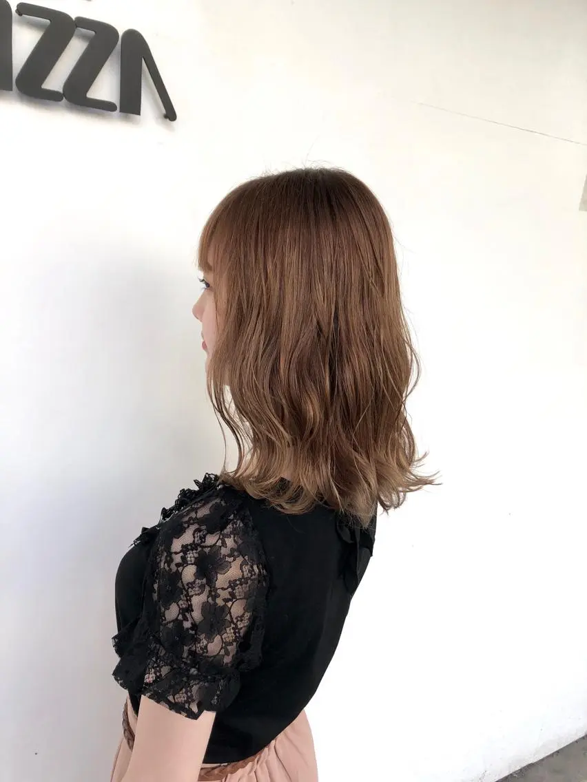ミディアム カラー ベージュカラー ミルクティーベージュ 東條 克義のヘアスタイル