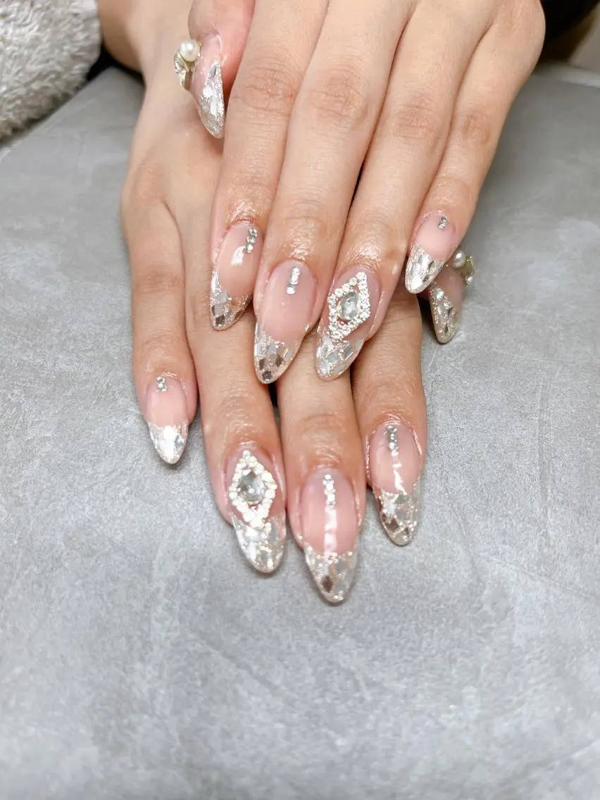 ネイル フレンチネイル ガラスフレンチ nailsalon Graciaのネイルデザイン