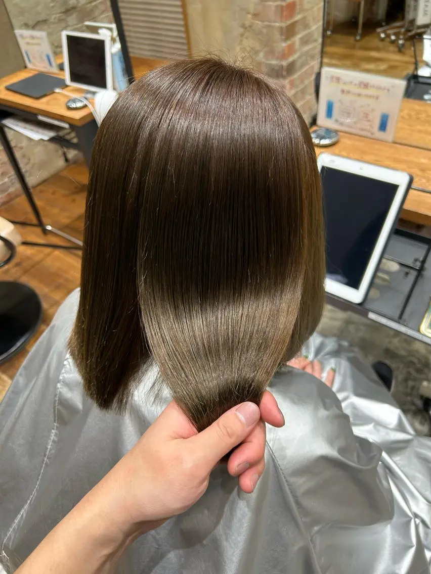 ミディアム カラー パーマ バレイヤージュ ブリーチ ケアブリーチ ダブルカラー ハイライトカラー カット ヘアカラー 縮毛矯正 トリートメント 銀座✨レイヤーカット 顔まわり/坂本亜裟海のヘアスタイル