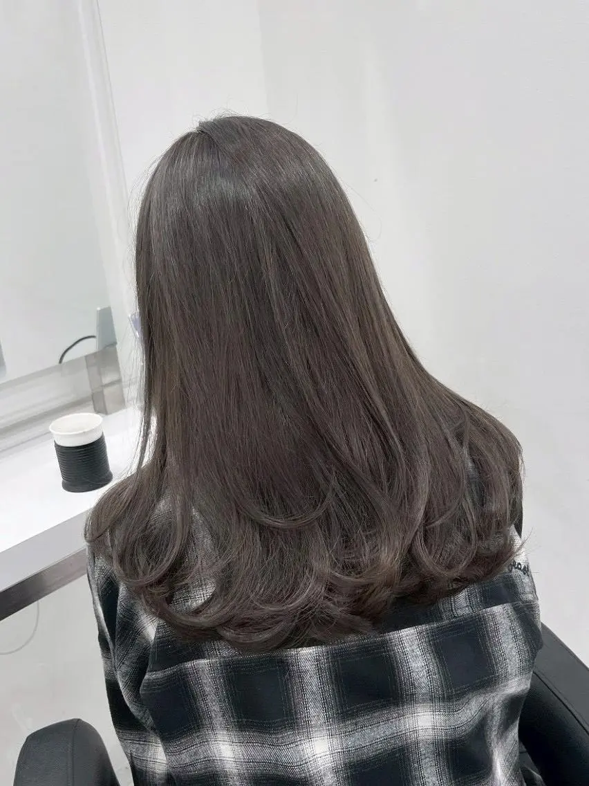 カラー 夏のブリーチあり/ なし透明感カラー🪞のヘアスタイル