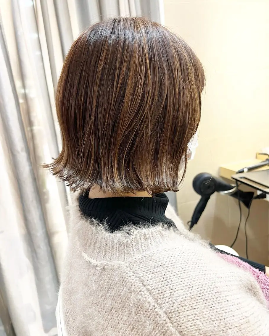 ショート カラー ボブ 外ハネヘア 小田 亮のヘアスタイル