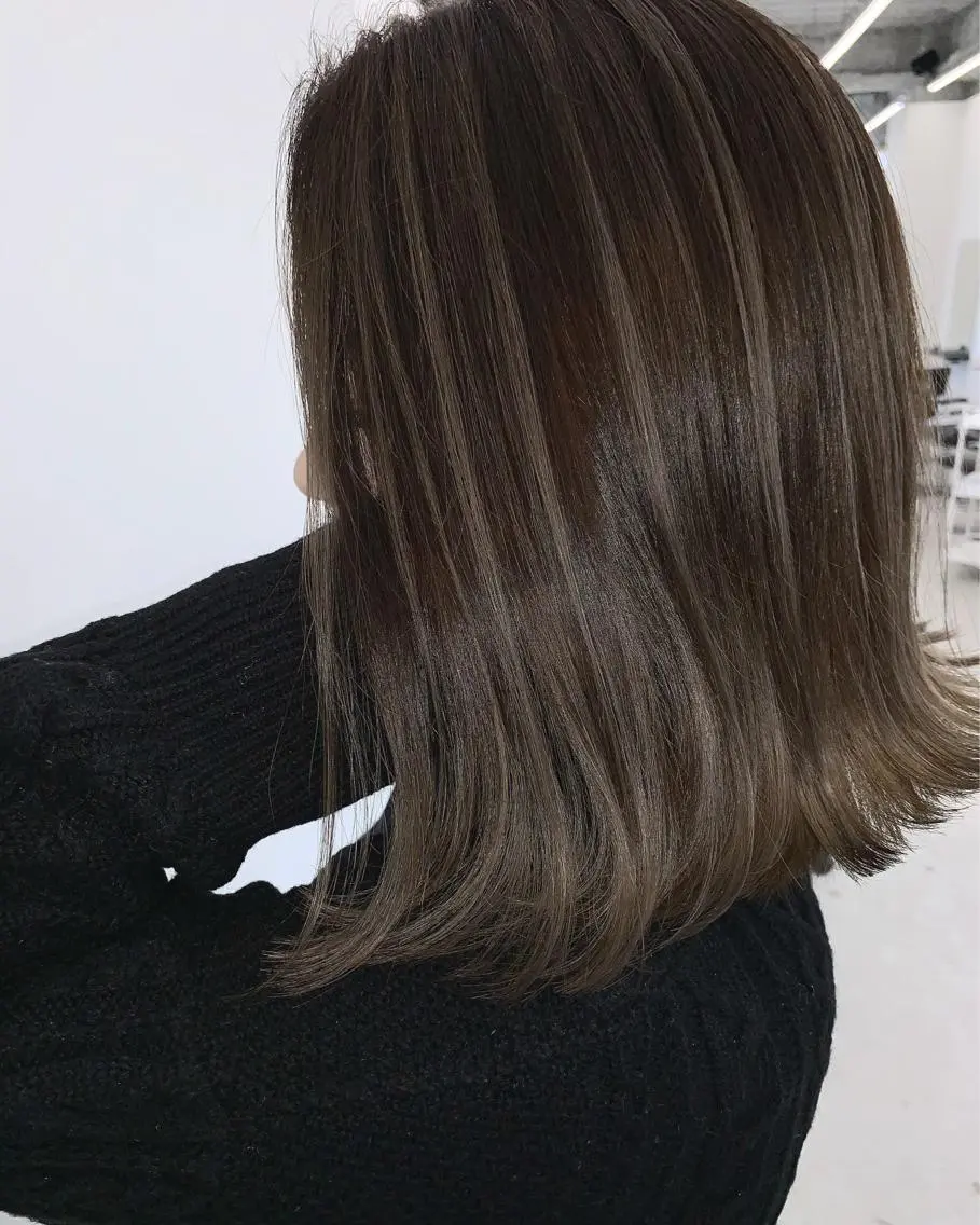 ミディアム レイヤーカット 山田 絵里菜のヘアスタイル