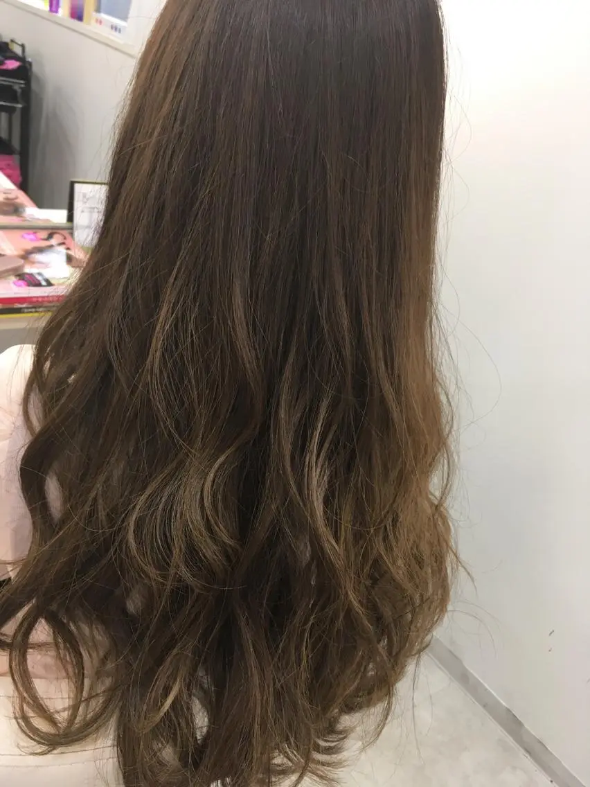 セミロング カラー 髪質改善 中川 翔のヘアスタイル