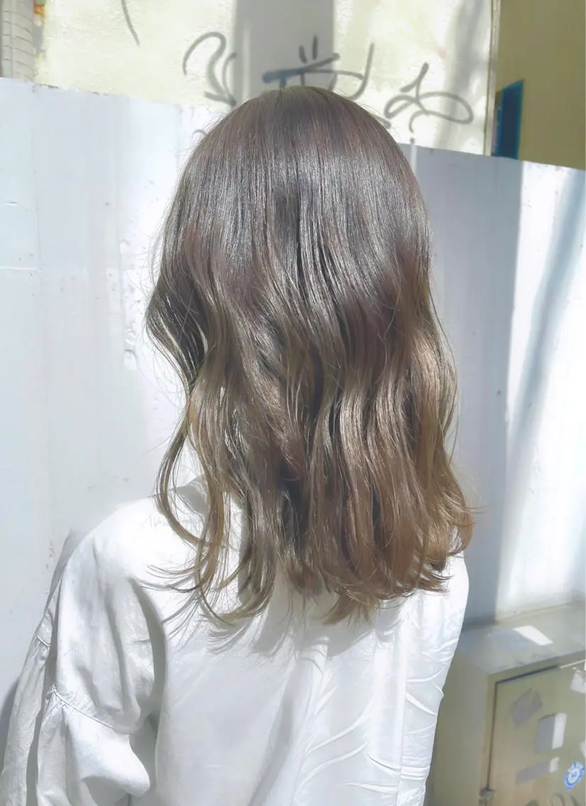 ミディアム カラー ブリーチ ブリーチなしカラー 泉 堅也のヘアスタイル