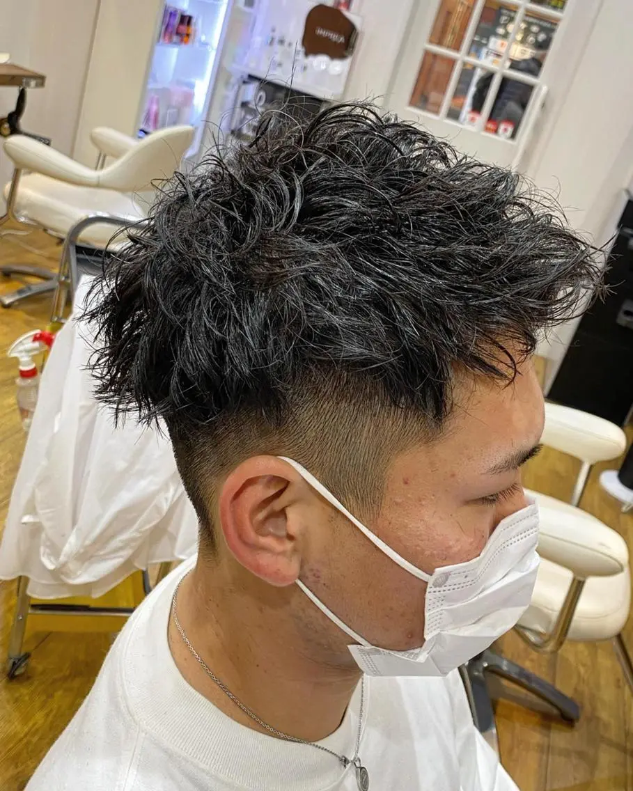 パーマ メンズ センターパート マッシュ メンズパーマ 学生（メンズ向け） メンズツイストパーマ 原田 涼矢のヘアスタイル