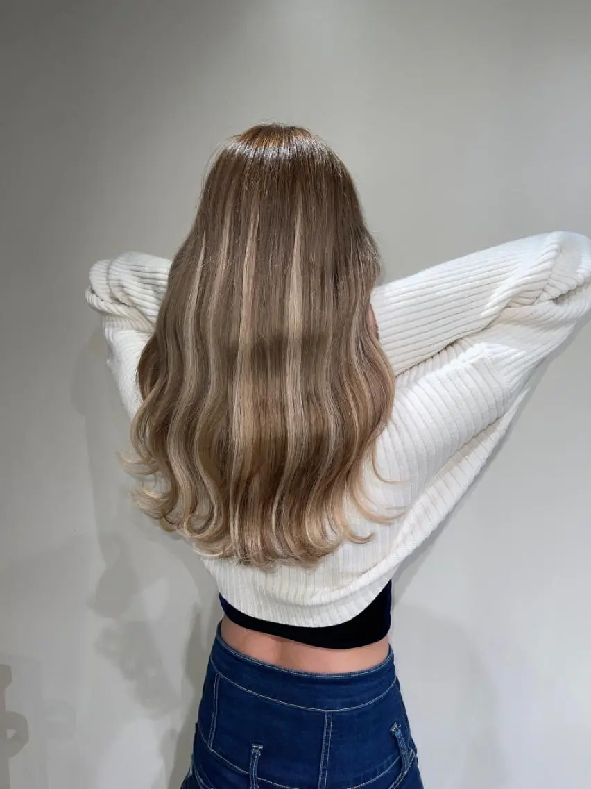 ロング カラー ヘアカラー 渋谷🤍ブリーチ エクステ🤍アミルのヘアスタイル