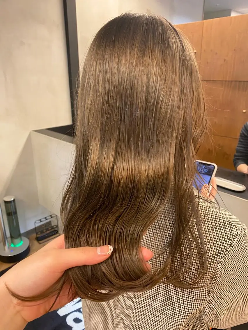 ロング 前川 朋香のヘアスタイル