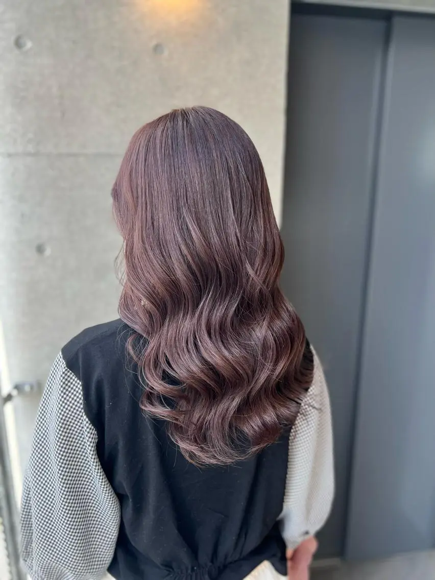 ロング カラー シールエクステ アディクシーカラー アッシュ バレイヤージュ ミストバング ヘアカラー トリートメント 吉野 瑳桜のヘアスタイル