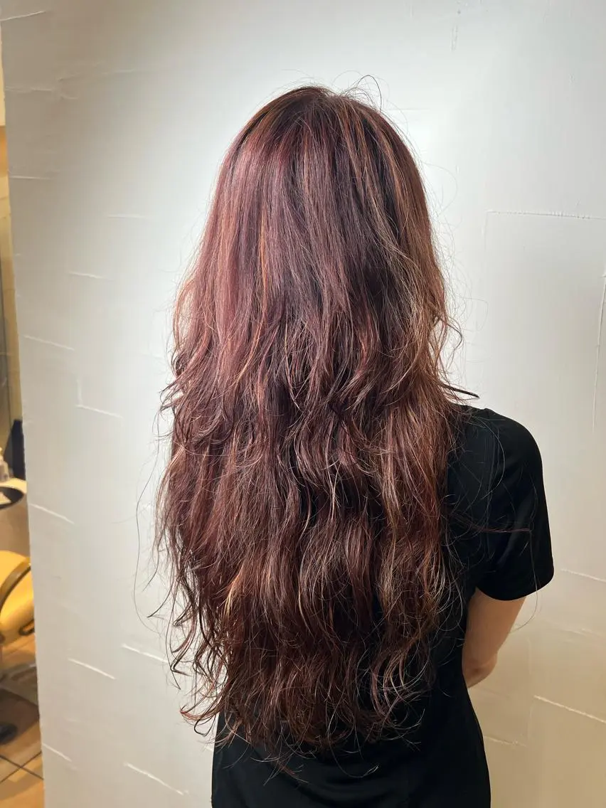 ロング カラー パーマ ハイライトカラー ハイライト レイヤーカット 三谷 舞🌈⭐️のヘアスタイル