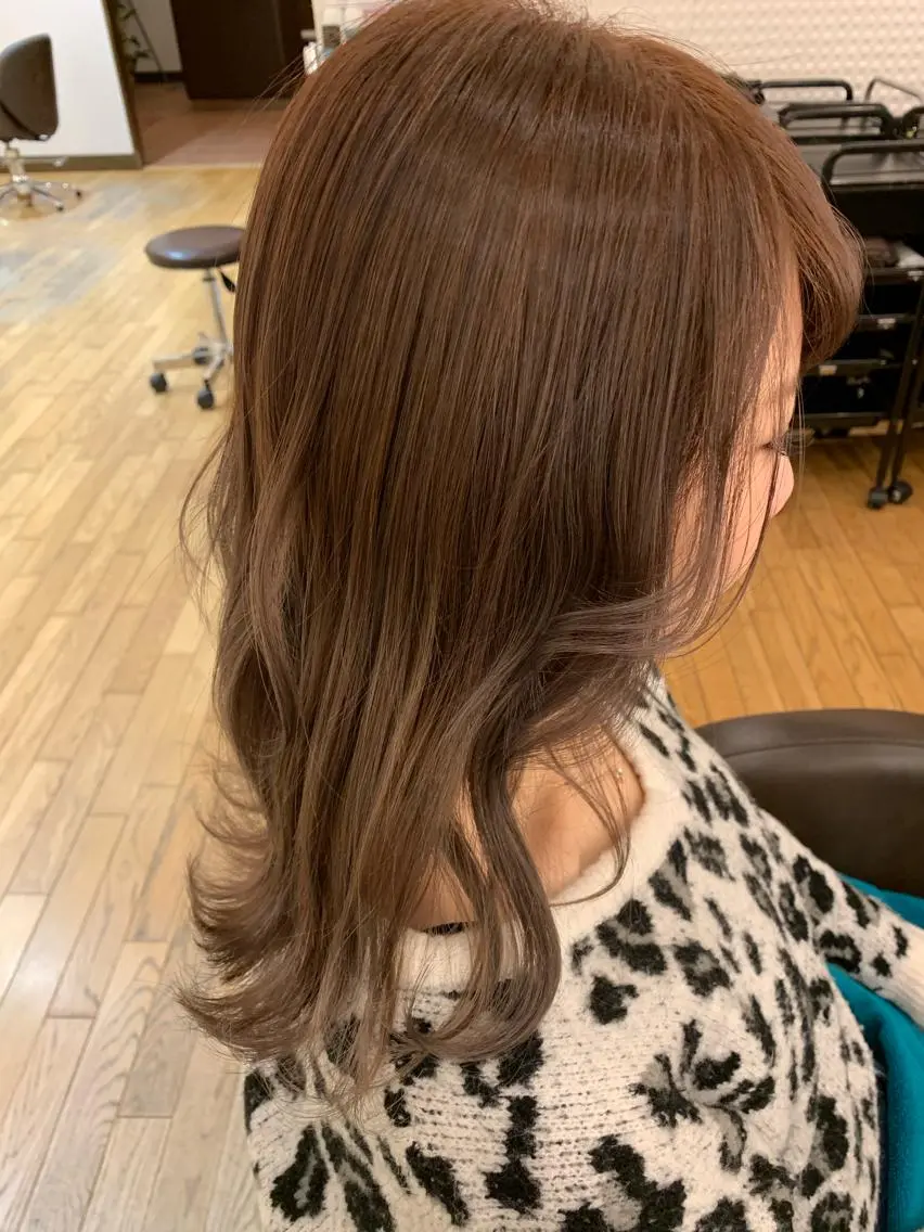 ミディアム カラー アディクシーカラー 齊藤 衣梨佳のヘアスタイル