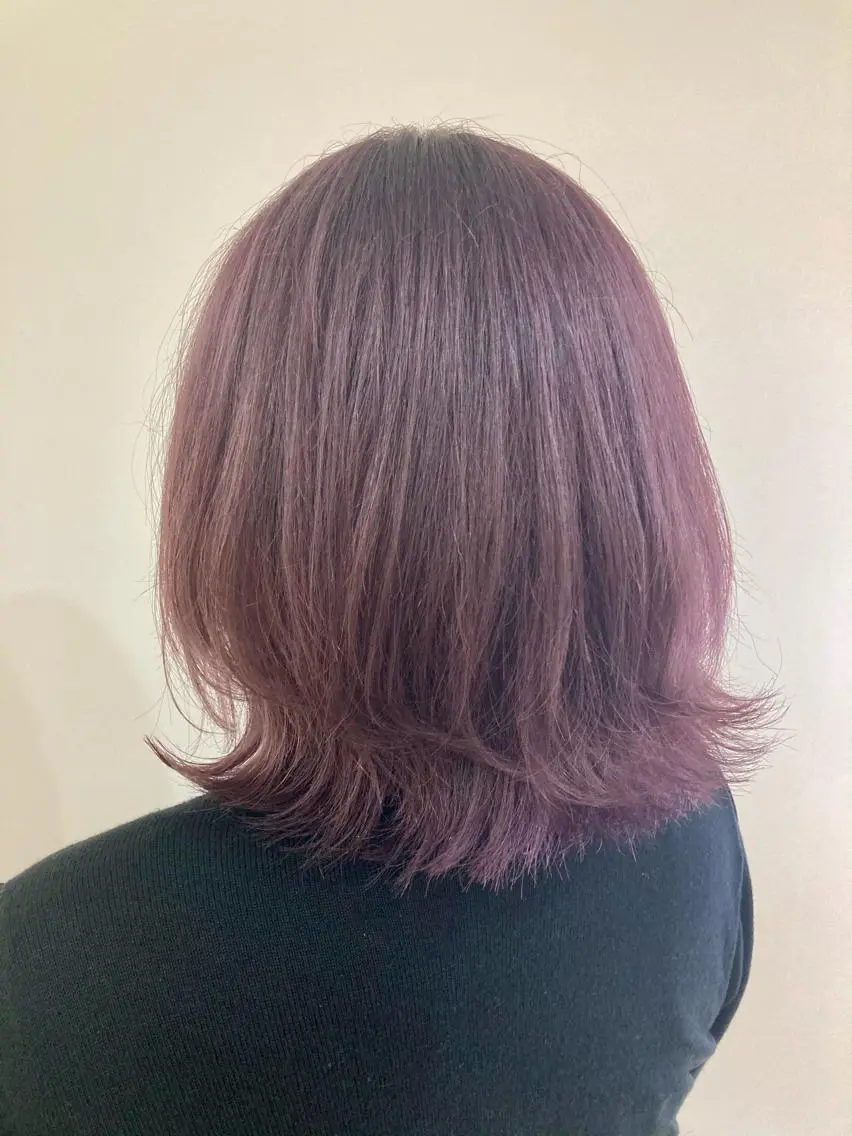 ミディアム カラー ピンクカラー バイオレットカラー 品田 真里のヘアスタイル