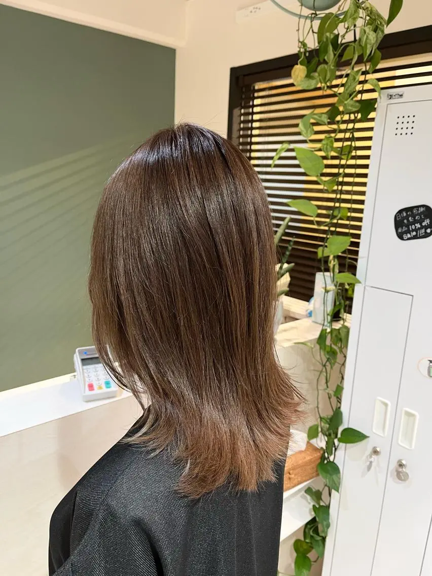 ミディアム カラー アッシュ ベージュカラー 安来柚乃 ヤスキユノのヘアスタイル