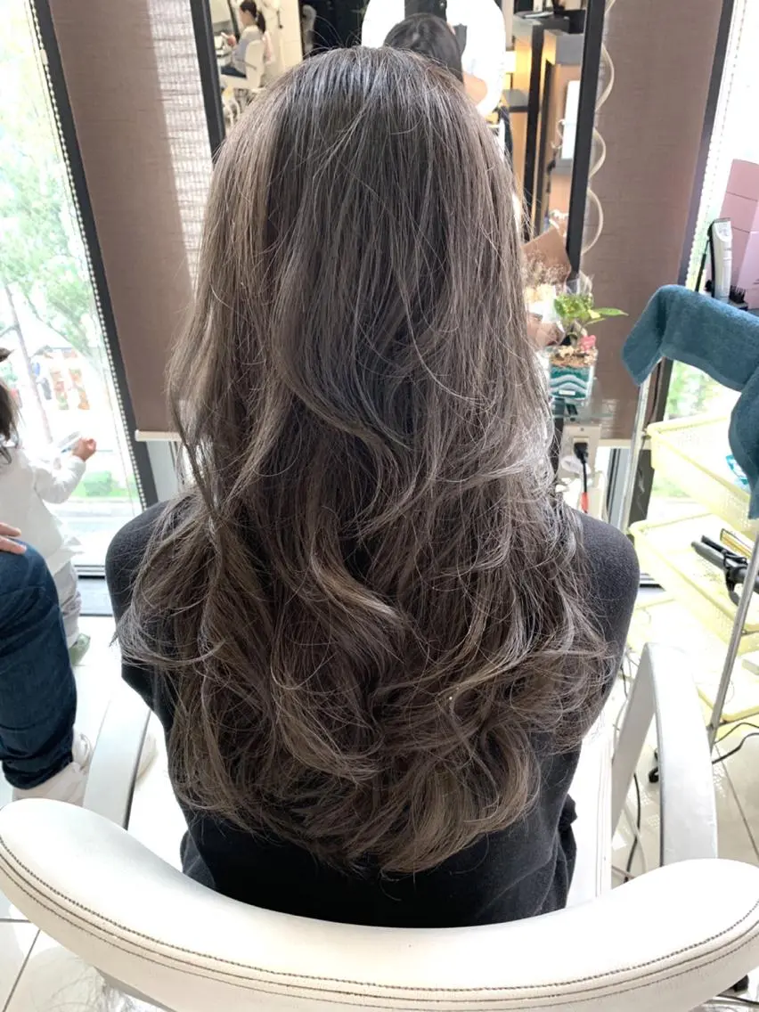 セミロング カラー ヘアアレンジ ブリーチ ケアブリーチ Merci メルシー 福岡、今泉のヘアスタイル