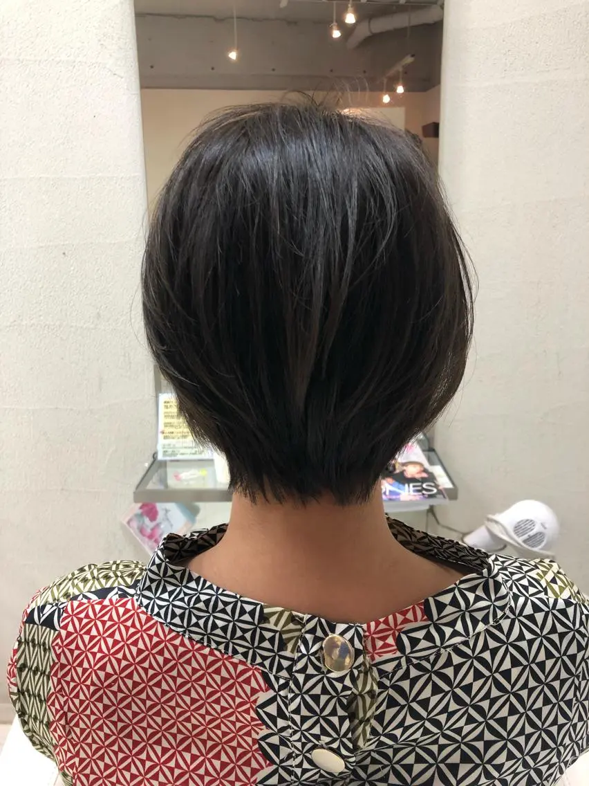 ショート カラー カット トリートメント 阿部 美咲のヘアスタイル