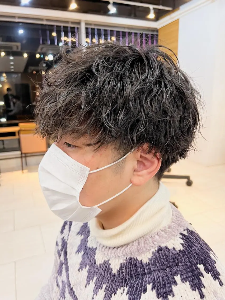 ショート パーマ メンズ 波巻きパーマ カット パーマ メンズカット曲がる 縮毛矯正佐々木タクマのヘアスタイル