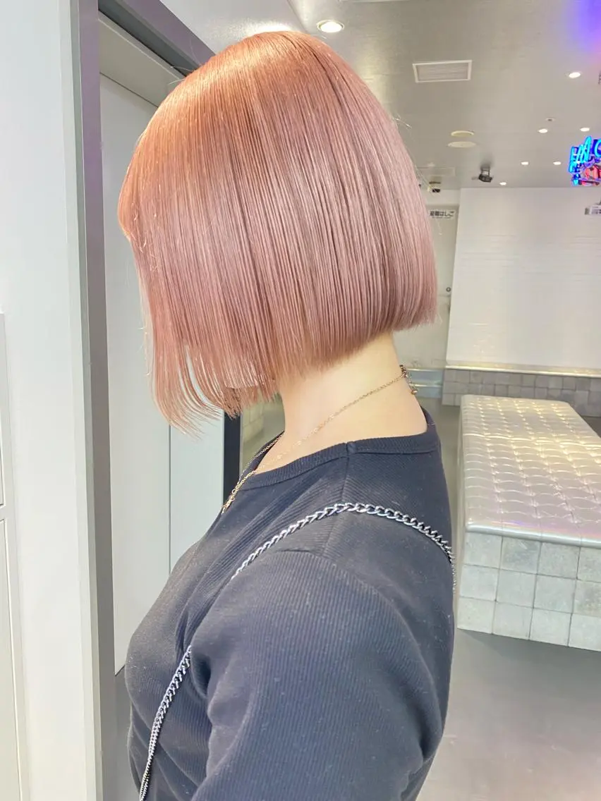 ミディアム ネイル アイブロウ ピンク ピンクベージュ ホワイト ヘアカラー トリートメント 🎨ハイトーン/ 切りっぱなし みつきのヘアスタイル