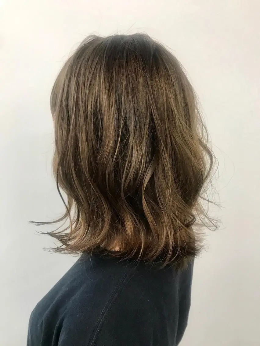 ミディアム カラー ベージュカラー ブリーチ ミルクティーベージュ ヘアカラー 色気レイヤー& ショートはお任せ🌟のヘアスタイル
