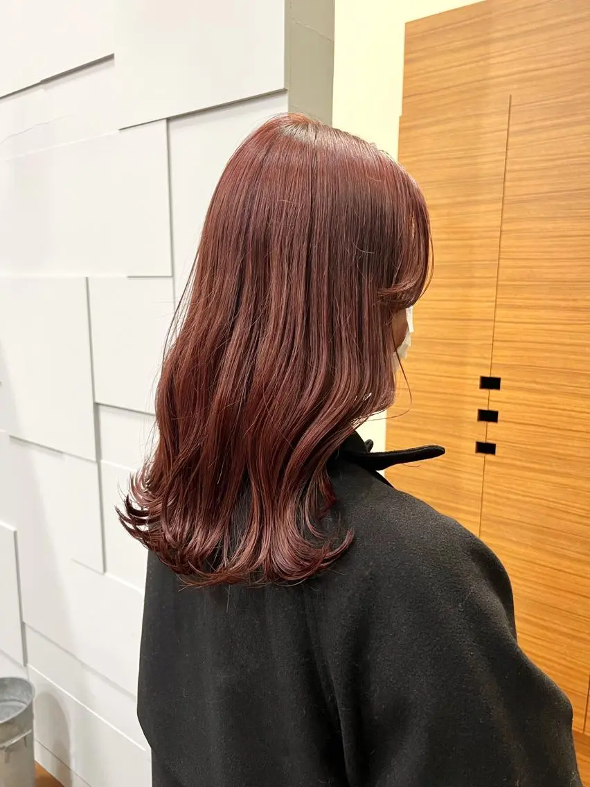 セミロング カラー ブラウンカラー ピンクカラー ピンクブラウン 柏木  彩花のヘアスタイル