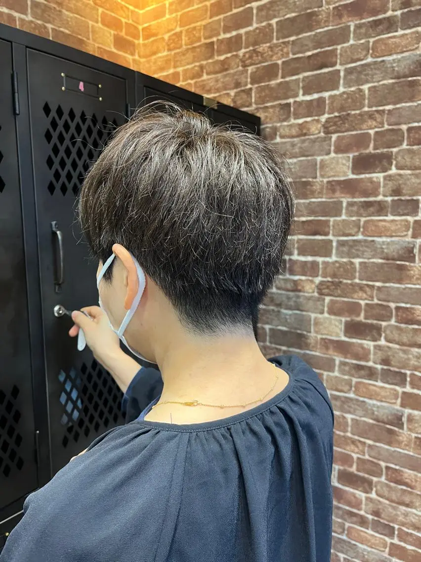 ミディアム カラー パーマ ヘアアレンジ キッズ ネイル マツエク・マツパ アイブロウ ミディアムパーマ ブラウンカラー ケアカラー 透明感カラー ダブルカラー 久木原 ゆりのヘアスタイル
